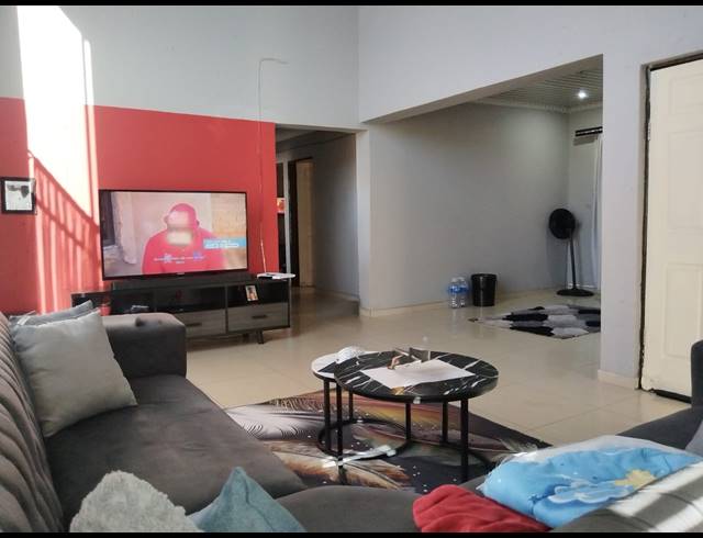 3 BEDROOM HOUSE FOR SALE IN GOLDEN GARDENS
